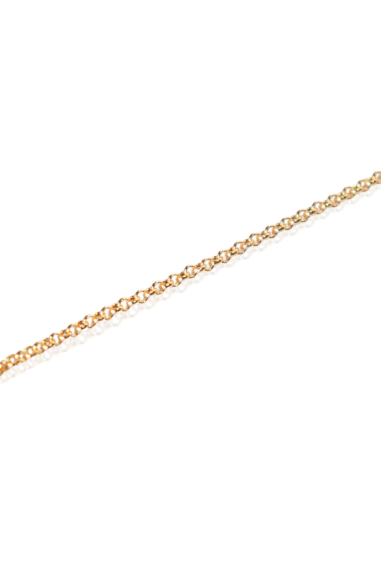 Close-up of classic chain in gold-filled